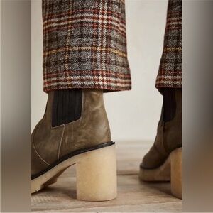 Free People | Women’s Leather James Chelsea Boot in Deep Khaki 6.5/36.5